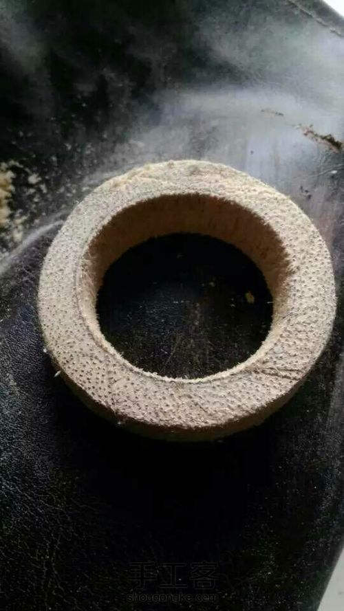 其实，我做了一个竹根手镯。 第9步