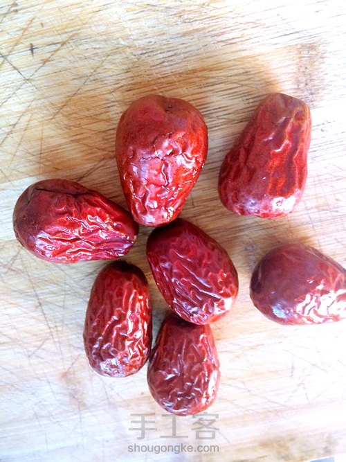 小麦薏仁营养粥
这道粥既补气血又去湿寒还有去流虚汗的功效哦。 第8步