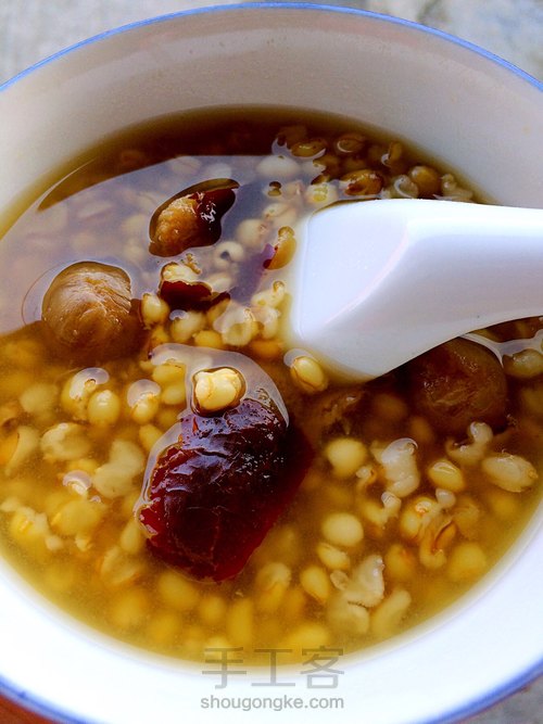 小麦薏仁营养粥
这道粥既补气血又去湿寒还有去流虚汗的功效哦。 第14步