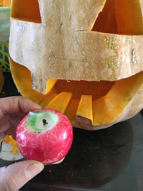 挖个南瓜灯 第11步