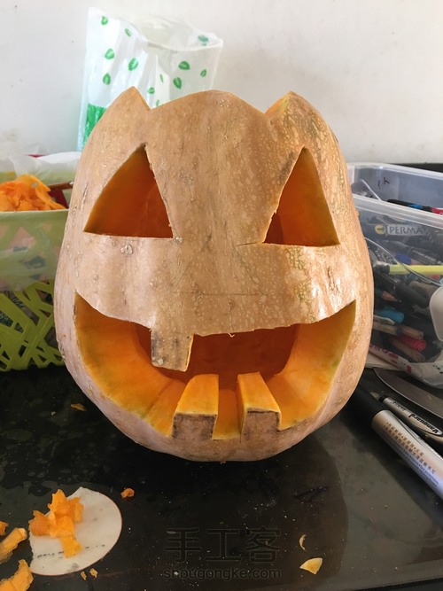 挖个南瓜灯 第10步