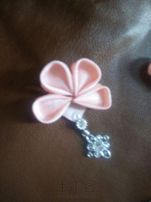 流苏胸针 第17步