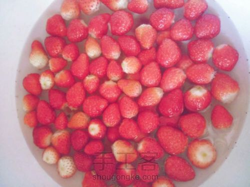 草莓冰糖葫芦 第3步