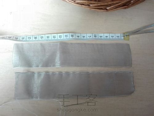 灰色花朵扭扭夹 第2步