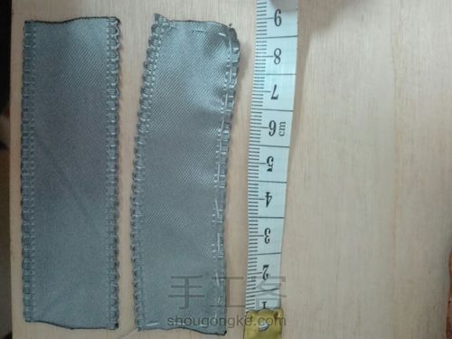 灰色花朵扭扭夹 第3步