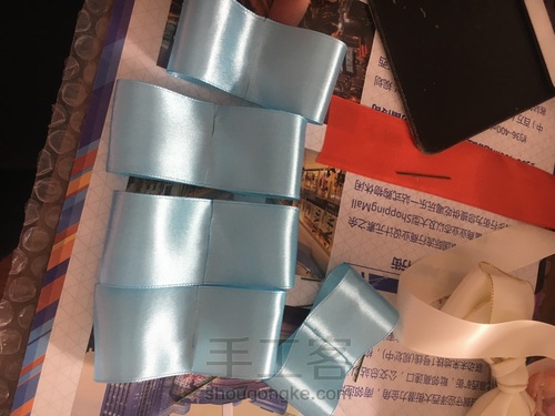 蓝色蝴蝶结发饰 第2步