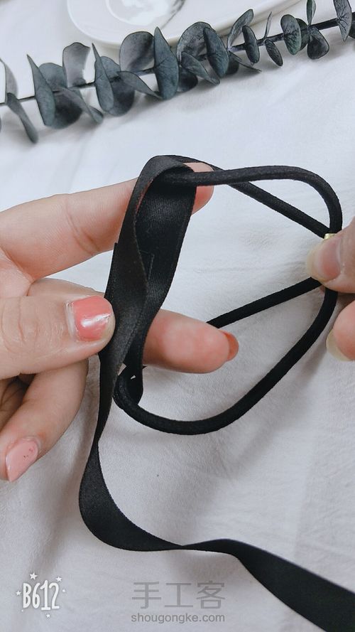 进口鹿皮绒花朵皮圈 第4步