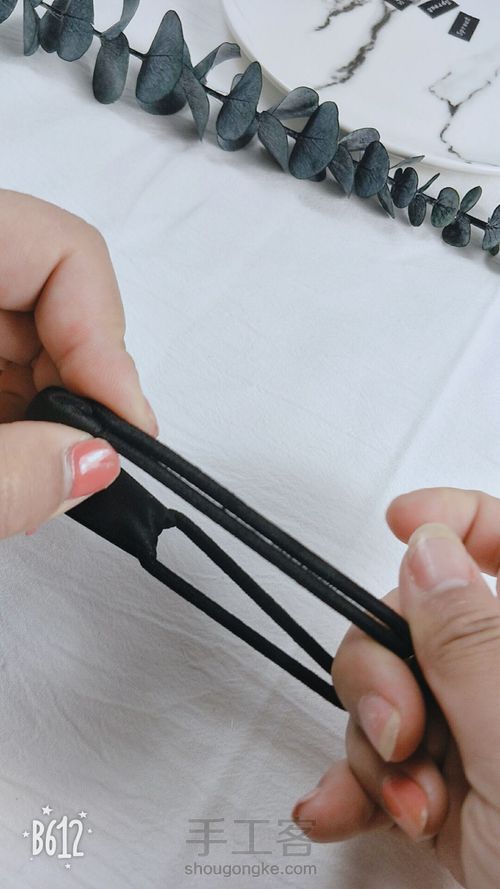 进口鹿皮绒花朵皮圈 第5步