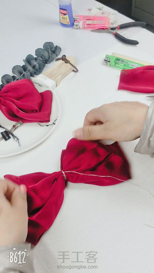 缎面大蝴蝶结 第10步