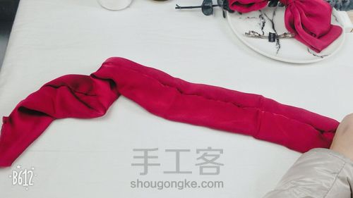 缎面大蝴蝶结 第7步
