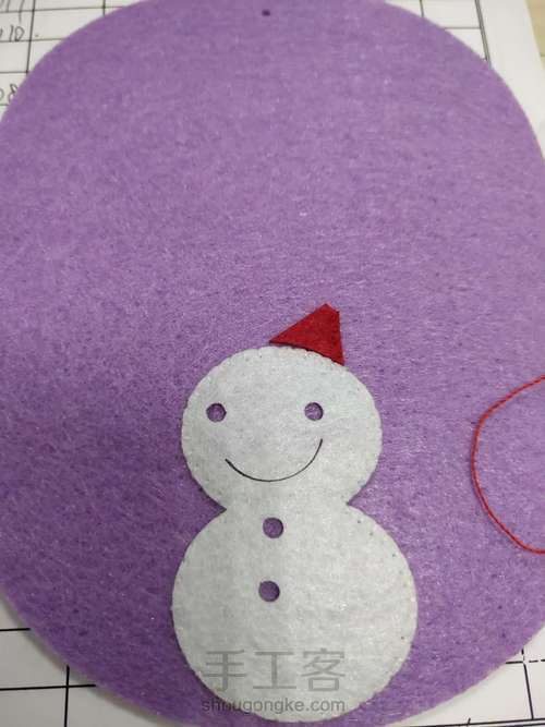 不织布小雪人零钱包制作过程 第2步