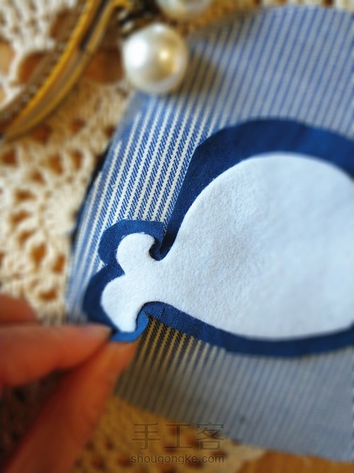 拼布小蓝鲸三片式12CM珍珠口金包包 第2步