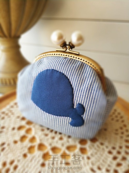 拼布小蓝鲸三片式12CM珍珠口金包包 第15步