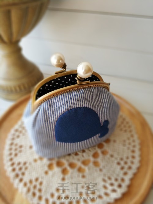 拼布小蓝鲸三片式12CM珍珠口金包包 第17步