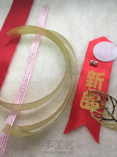 【胸花】一场婚礼少不了的点睛之作 第1步