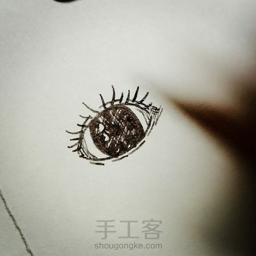快速画一只眼 第18步