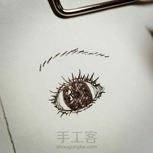 快速画一只眼 第22步