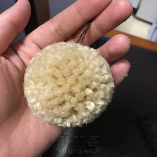 羊毛毡毛球奶茶色泰迪 第3步