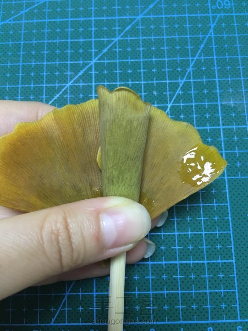 银杏叶卷的花～ 第15步