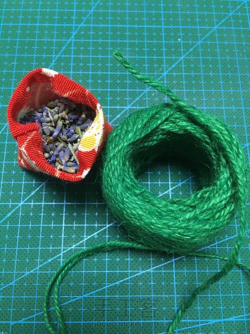 流苏薰衣草香包 第12步