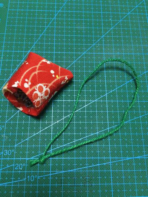 流苏薰衣草香包 第13步