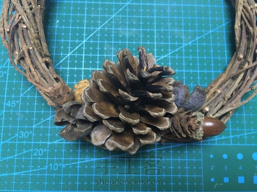 松塔花环之圣诞款 第4步