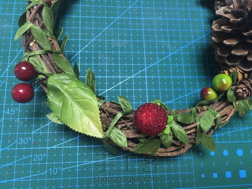 松塔花环之圣诞款 第11步