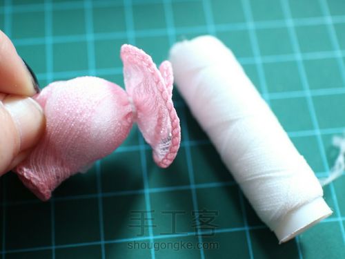 可爱的糖果发夹 第4步