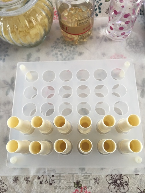 橄榄润唇膏 第2步