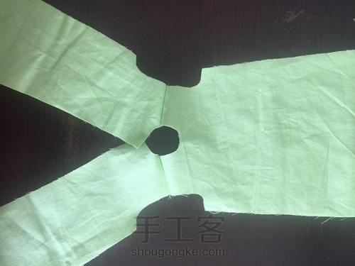 清新无袖连衣裙 第4步