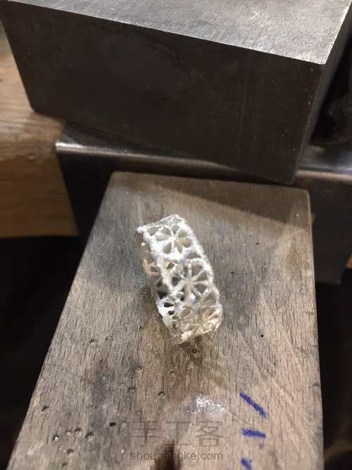 少女心爆棚的蕾丝戒指 第4步