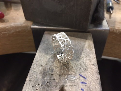 少女心爆棚的蕾丝戒指 第5步