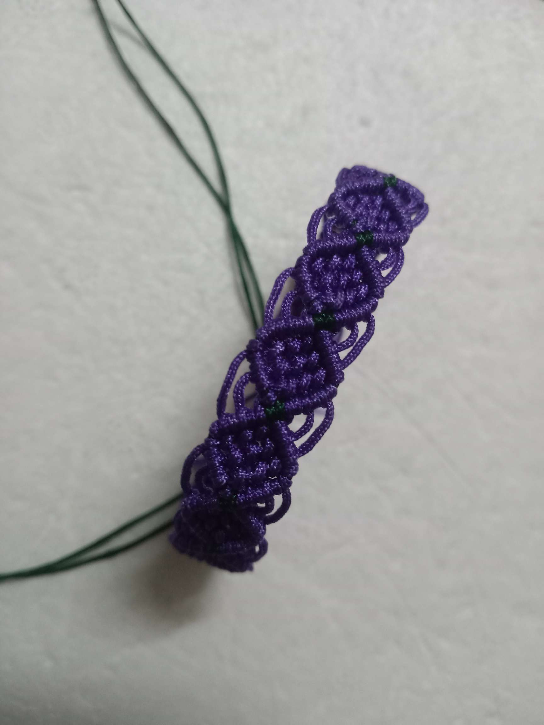 一款简单的斜卷结手链编织