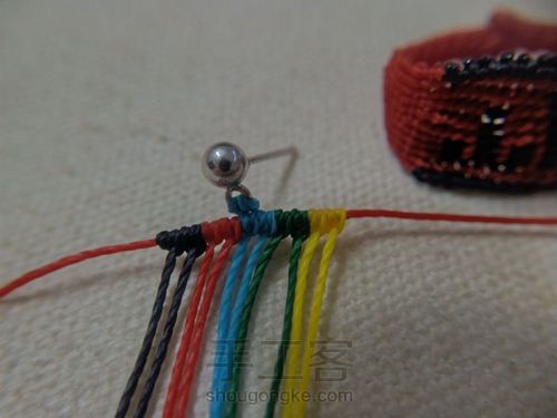 【重彩】超简单的五色斜卷结耳钉 第13步