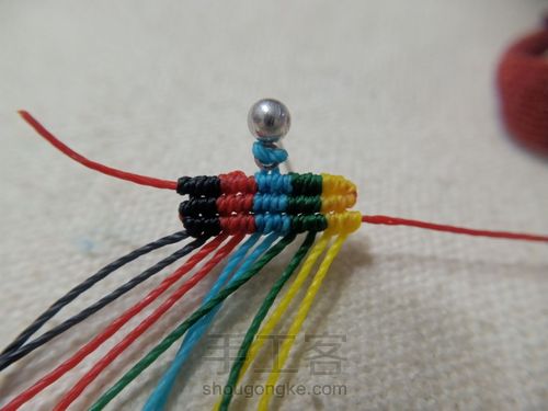 【重彩】超简单的五色斜卷结耳钉 第17步