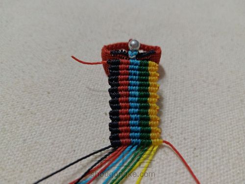 【重彩】超简单的五色斜卷结耳钉 第19步