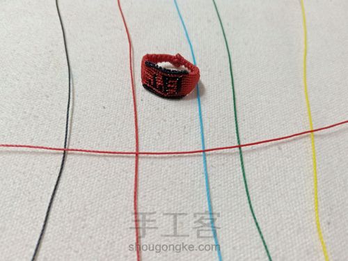 【重彩】超简单的五色斜卷结耳钉 第2步