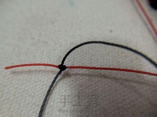 【重彩】超简单的五色斜卷结耳钉 第4步