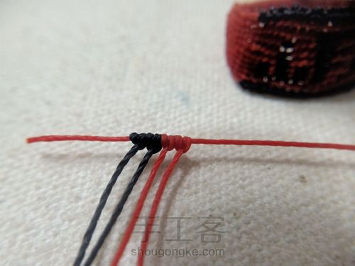 【重彩】超简单的五色斜卷结耳钉 第6步