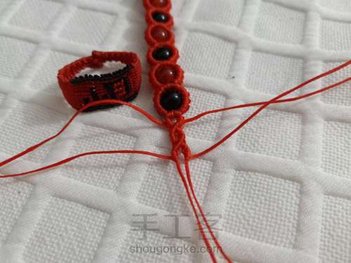 【结珩】男女通用款手绳 红色本命年手绳手工编绳教程 情侣款 第26步