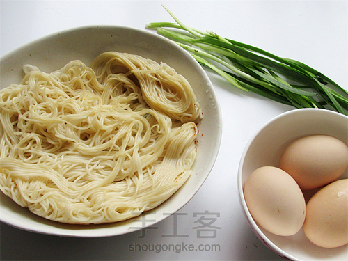 面条鸡蛋饼 第1步