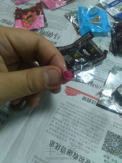 糖纸改造浪漫微花束 第2步