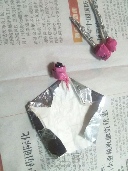 糖纸改造浪漫微花束 第3步