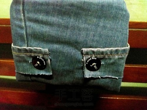 老衣架+旧裤子=床头架 第5步