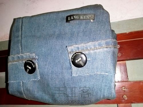 老衣架+旧裤子=床头架 第6步