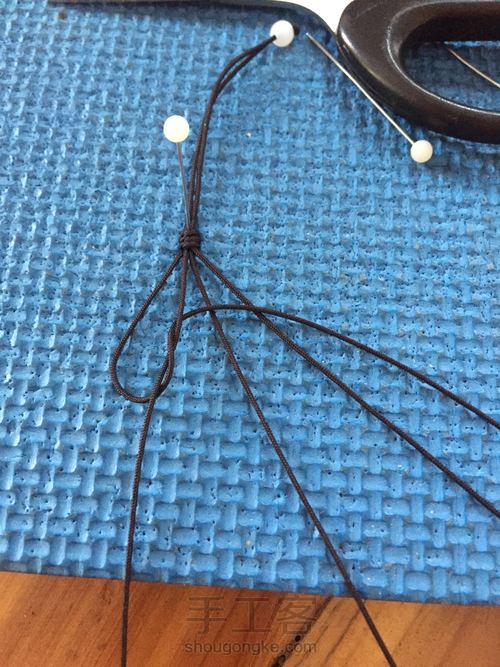 结绳珠饰 转运时尚手链 第5步