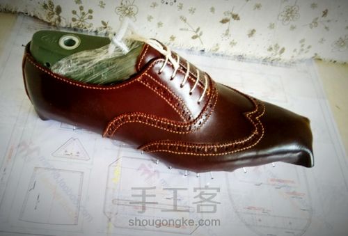 女鞋匠👉燕尾三接头制作帮面缝制和绷楦 第6步