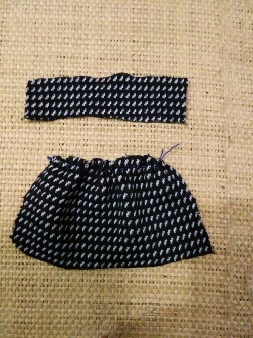 迷糊娃娃衣服 第3步