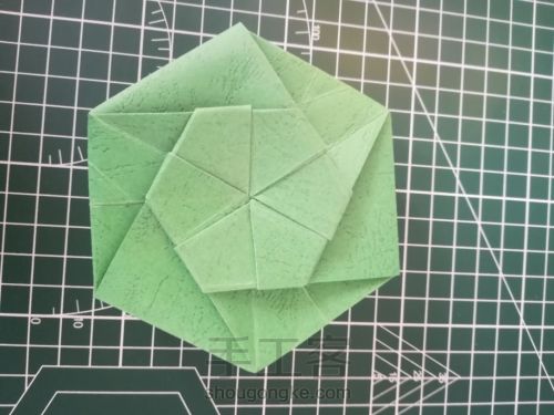 六边折纸盒 第26步