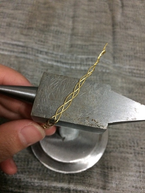 两用款拉长绕线吊坠 第4步